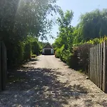 La Fermette Hotel *